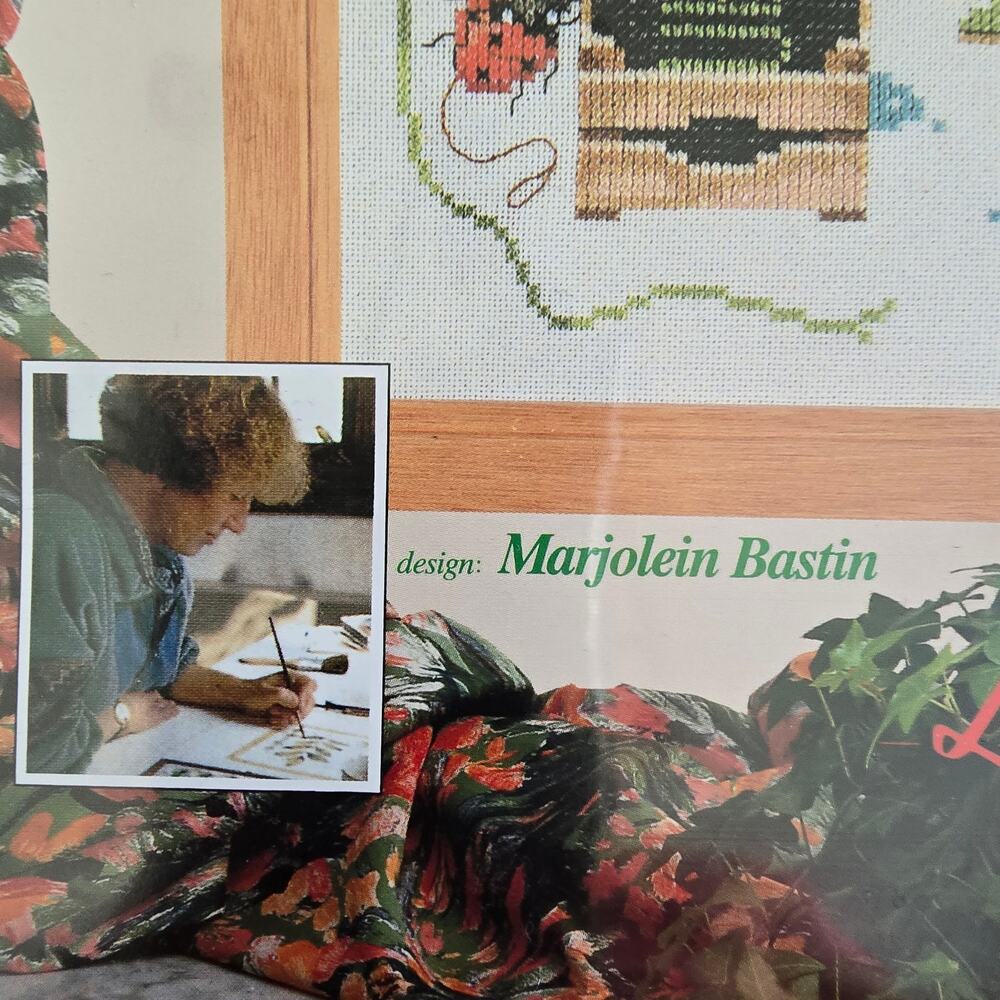 Lanarte Marjolein Bastin Vera The Mouse Watering Cross Stitch Kit Cottagecore - Picture 3 of 6